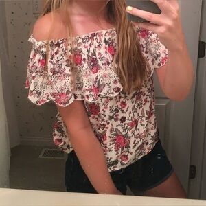 American Eagles Outfitters Floral Cream and Pink Boat Neck Blouse Size Medium